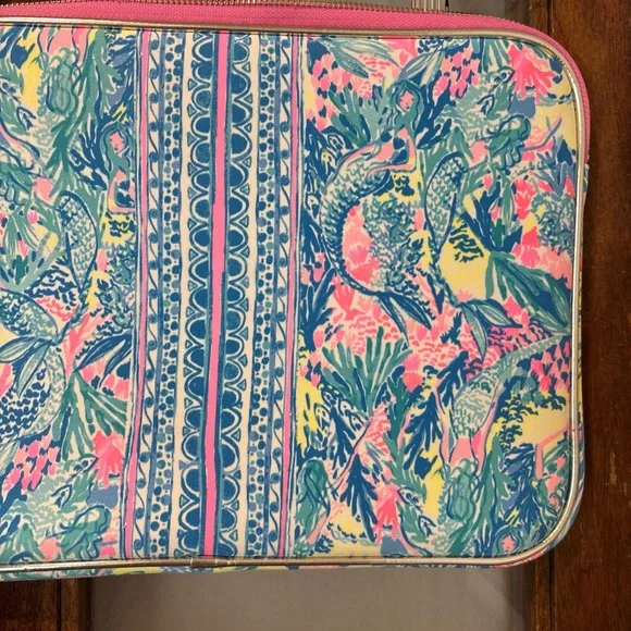 Lilly Pulitzer Pink and Blue Laptop Bag - Picture 5 of 7